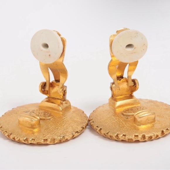 🔥Chanel Authentic Vintage Earrings  1996 Circa 🔥 - Picture 2 of 5